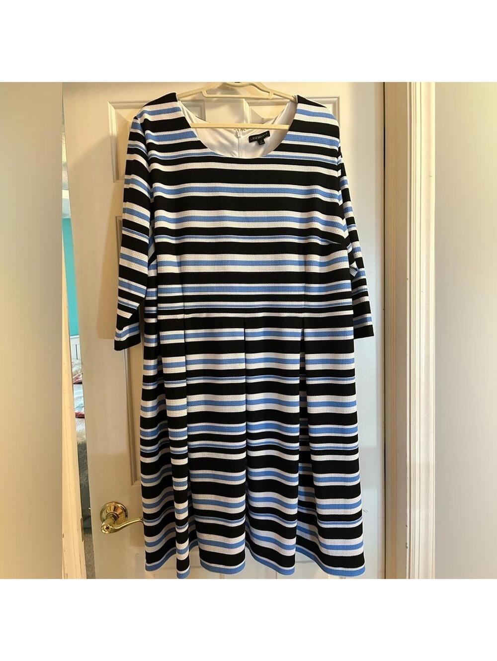 Lane Bryant Dress Womens Size 28 Pleats Pockets Striped